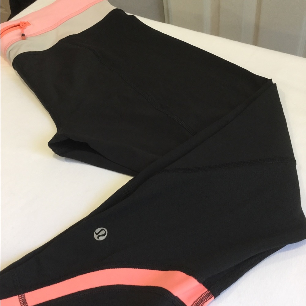 LULULEMON crops size 6 very good condition